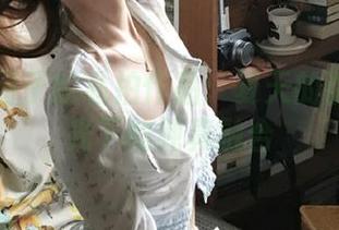 丽柜 – 团子的私拍作品：夏天的诱惑与阳光下的纯真融合