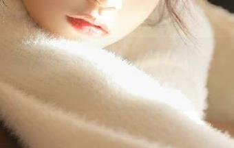 丽柜 – 左左的蕾丝魅影：精选写真记录青春的蜕变与优雅