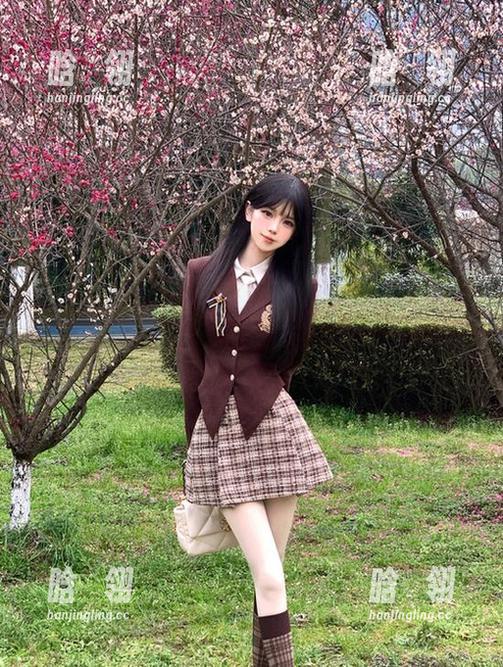 丽柜-雪糕 丽柜 - 淡雅无圣光雪糕蕾丝套图,完美展现女性的柔美与力量