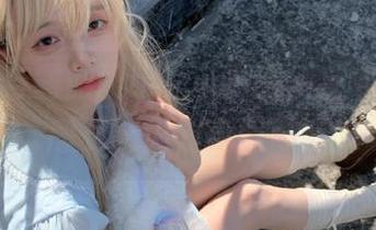 丽柜 – 与露露携手，畅游高清皮衣写真集，感受时尚的无限可能！