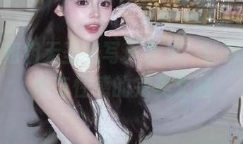 九柒喵姐姐无圣光写真合集，让你感受艺术与性感的完美交融