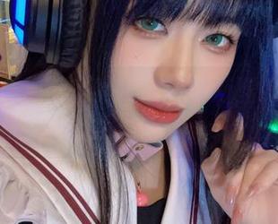九言黑白视觉盛宴合集：独特壁纸助你在社交平台上闪耀迷人光芒！