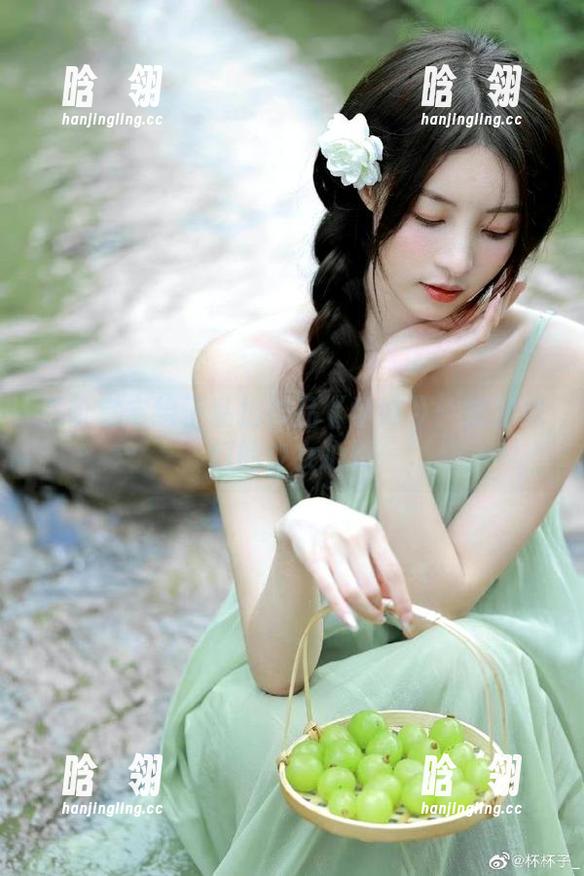 二阶堂宅绘子 二阶堂宅绘子私拍作品《学妹》:如梦似幻的少女心情