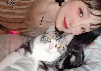 云溪溪私拍原图揭秘：双人竞泳展现水中舞蹈的奇妙