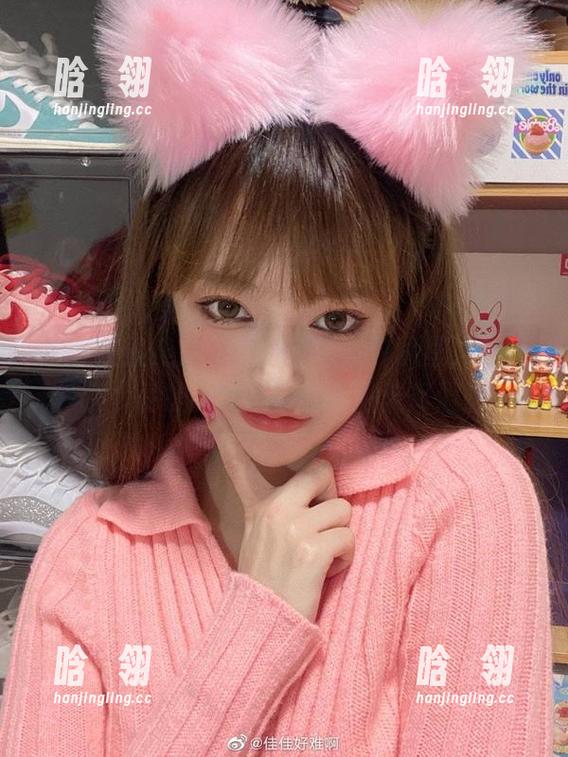 沉醉在佳佳酱ovo的兔女郎故事里，分享那美丽的cos原图带来的无尽遐想