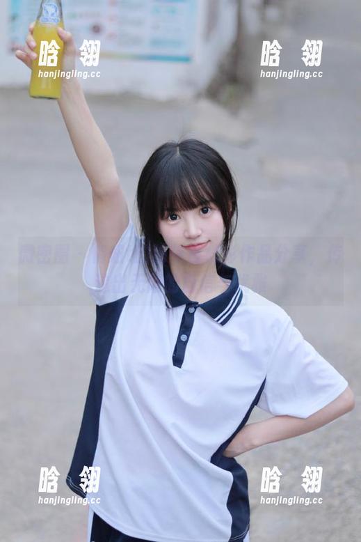 俏妞t 微密圈 - 俏妞t的独特白衬衫作品分享,传递出无限的自信与优雅