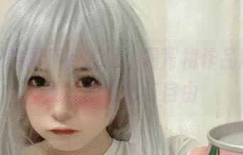 倦倦喵的图库新发现，露背裙作品展示出别样的优雅与自由