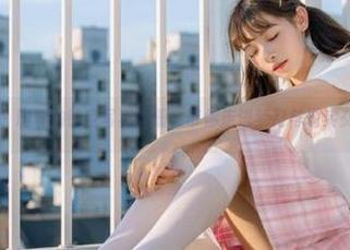 克拉女神 – 珊珊的镂空写真图册，带你走进梦幻与现实交织的世界