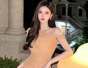 克拉女神 – 颖儿JK写真合集：感受她在每一张原图中的灵动魅力！