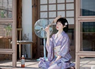 克拉女神 – 高子琁全套校服写真，免费下载让你领略校园时尚的新风潮！