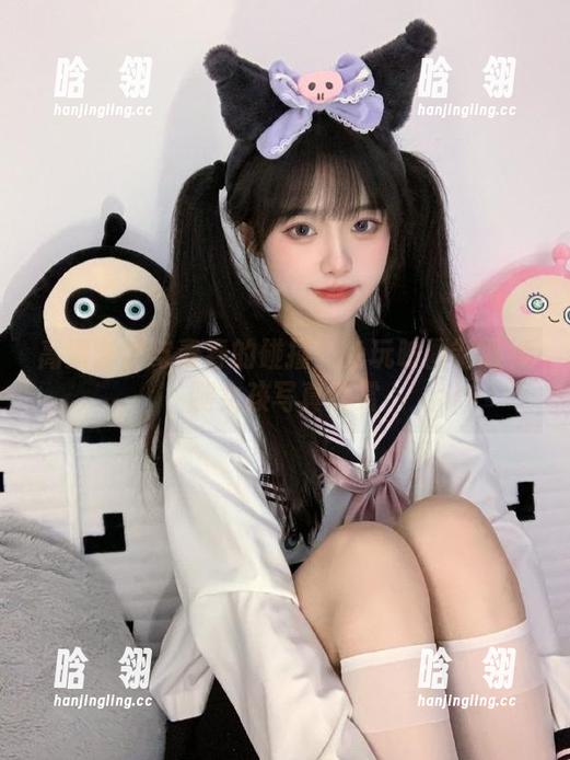 兔玩映画 高清艺术与青春的碰撞:兔玩映画制服裸腿女孩写真欣赏