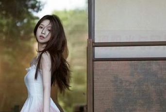 探索兔玩映画图库，发现阳光与网袜的搞笑作品，笑料多到让人停不下来！