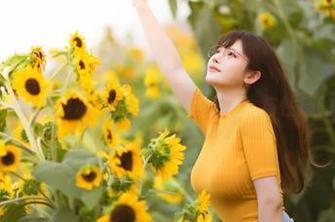 探索前羽_rr黑丝最新作品集，感受视觉与性感的双重冲击