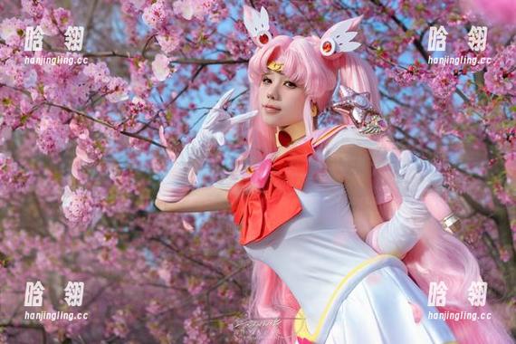 “咬人小小兔”的私房写真原图，透过透明展现最真实的一面