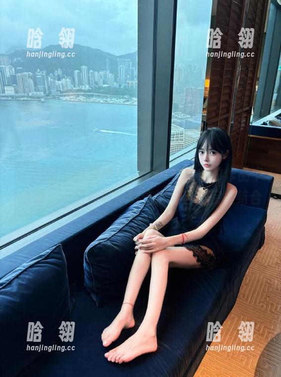 嗲囡囡-SiByl李思宁 嗲囡囡 - 在户外与SiByl李思宁的作品中畅游,观看她如何将生活与自然完美结合