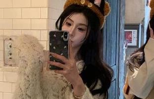 嗲囡囡 – 只要下载芷儿Momoko的套装图集，时尚之路从此畅通无阻！