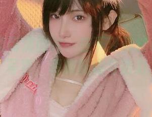 为你呈现高清图片：在下萝莉控ii的皮衣写真，释放妩媚与活力