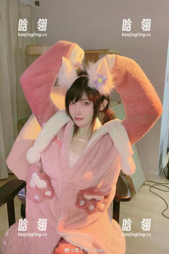 在下萝莉控ii 为你呈现高清图片:在下萝莉控ii的皮衣写真,释放妩媚与活力