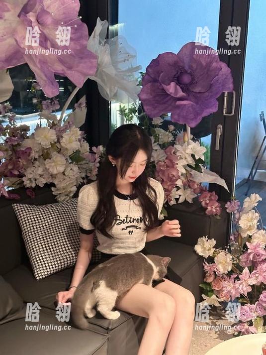 头条女神 - 图集分享：张梓柔姐姐与众不同的摄影故事，展现别样的青春印记与风情