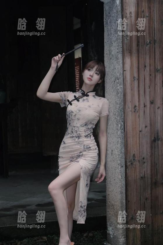 头条女神-蔡楠 头条女神 - 蔡楠的私拍作品,带你领略厨娘原图的精致与温馨