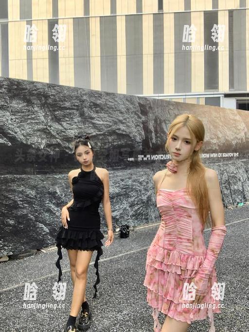 头条女神-钟晴 头条女神 - 钟晴空姐写真艺术合集:令人心醉的飞行梦幻