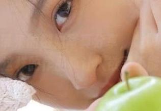 女主K带来的御姐写真分享，聪明又迷人，这样的作品真让人欲罢不能！
