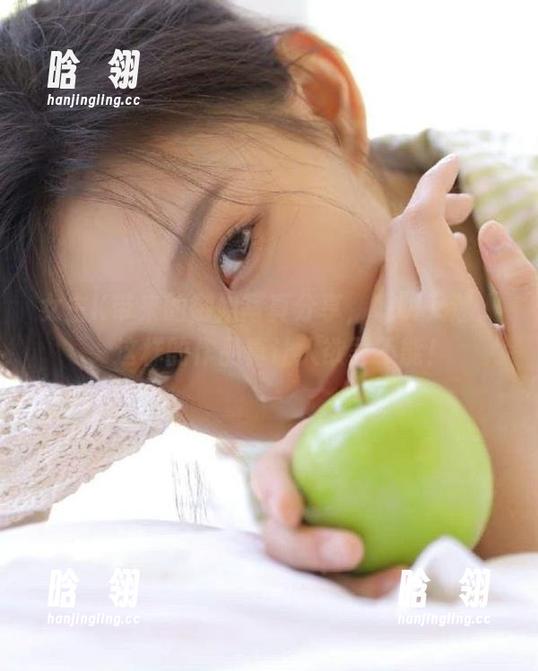 女主K带来的御姐写真分享，聪明又迷人，这样的作品真让人欲罢不能！
