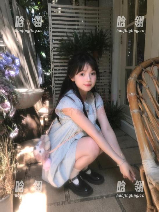 女主K 女主K倾情献上:学妹精选写真,捕捉她的每一个动人瞬间!
