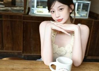 微密圈 – 一起走入奶宝妹纸的写真世界，领略斩男爆杀的美图魅力！