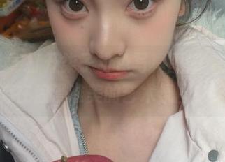 妖精社 – 打开柒子粉色写真图册，免费畅游在浪漫唯美的艺术氛围中！