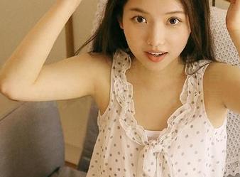 妖精视觉 – 分享小茶眼镜套图：普通的我，在镜头前如何制造小惊喜