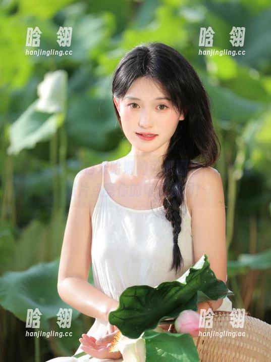免费获取来自宋哈娜的可爱图包，让她的照片点亮你的每个瞬间！