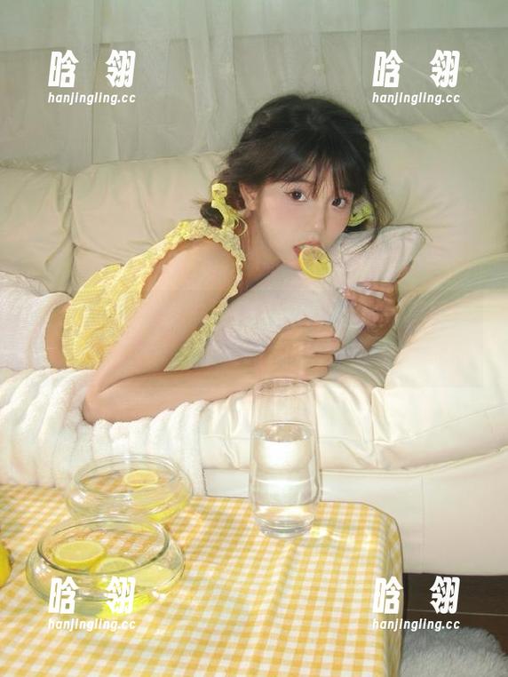 微密圈 - 探索宋昱欣短裙风情的写真图册，感受时尚魅力