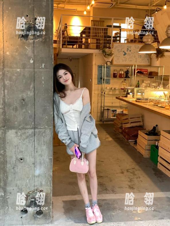 小u优优子 微密圈 - 小u优优子牛仔裤下高清写真,令人心动的夏日清新气息尽在其中