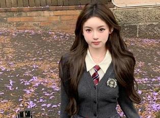 微密圈 – 最新“小优优子”中秋女仆写真：她的每一张图片都散发魅力