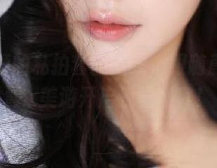 小和甜酒的私拍套图上线，跟随蔚蓝档案霞沢美游开启视觉盛宴！
