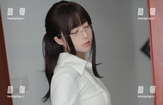 小容仔咕咕咕w 黑白逆兔写真美图大合集,小容仔咕咕咕w为你带来的独特视角