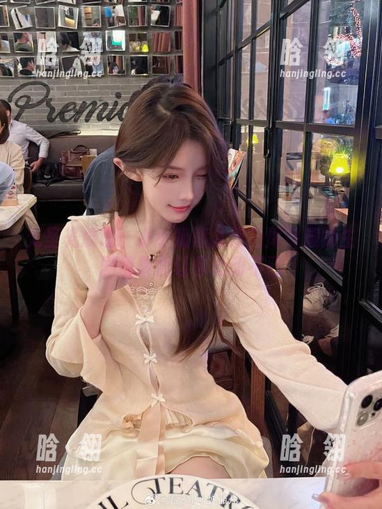 小小奶瓶儿 无圣光展现:小小奶瓶儿双马尾制服师生剧情集合让你心动不已