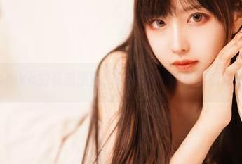 小鹿鹿shika的私拍原图，礼服与她的身材绝对是反差萌