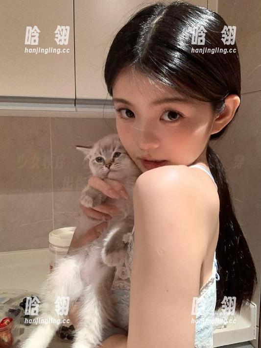 少女秩序-小满 少女秩序 - 小满图包分享:短裙搭配,穿出你的青春气息与活力!
