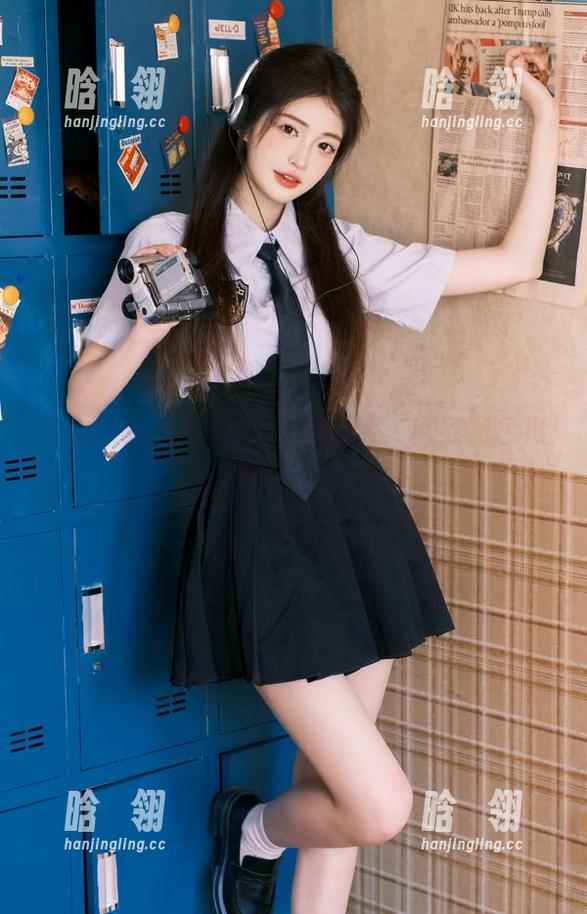 少女秩序-小鱼 少女秩序 - 探索小鱼的图库:别致粉色肚兜作品的魅力