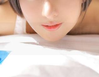 尤果网 – 在浴缸里绽放的一只香蕉船，精彩美图分享，不容错过