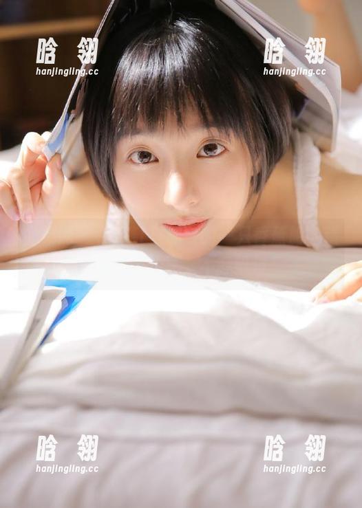 尤果网-一只香蕉船 尤果网 - 在浴缸里绽放的一只香蕉船,精彩美图分享,不容错过
