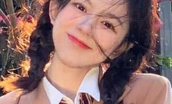 尤果网 – 办公室里的周妍希：独特风格写真合集，展现职业女性的魅力