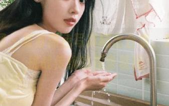 尤果网 – 夏乔黑色写真概念合集，观看她挑战传统的视觉表现