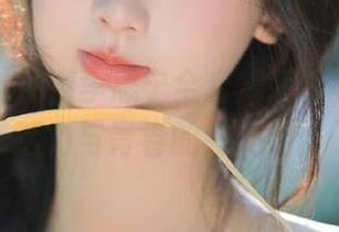 尤果网 – 探索李思宁全套泳装写真，尽显活力与青春的完美结合