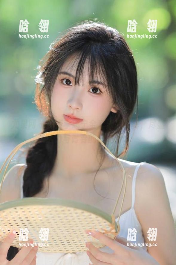 尤果网 - 探索李思宁全套泳装写真，尽显活力与青春的完美结合