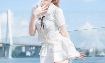 尤果网 – 从未见过的栗子妹妹美图，堪称写真界的‘小清新’与‘大尺度’的完美结合！