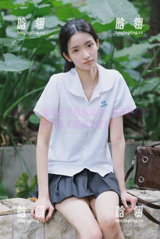 尤果网-王莹 尤果网 - 俏丽王莹黑色风格:畅享原图与图包带来的视觉盛宴!