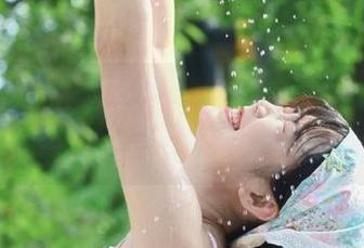 尤果网 – 探秘最新禅叽zankii女友写真，捕捉她每一个动人瞬间！